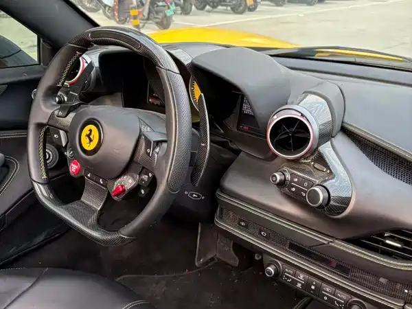 Ferrari F8 2022