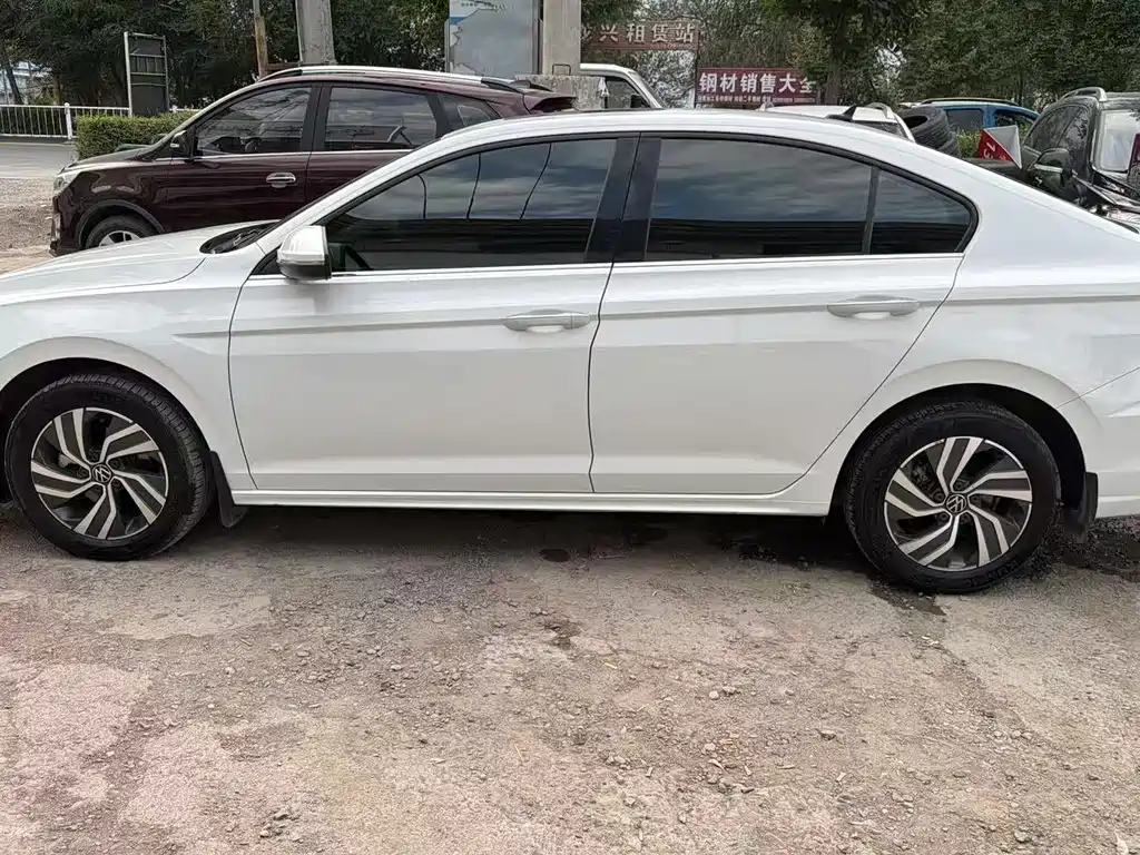 Volkswagen Bora 2023