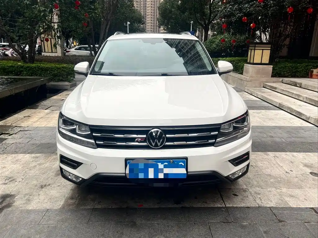 Volkswagen Tiguan L 2021 — фото 2