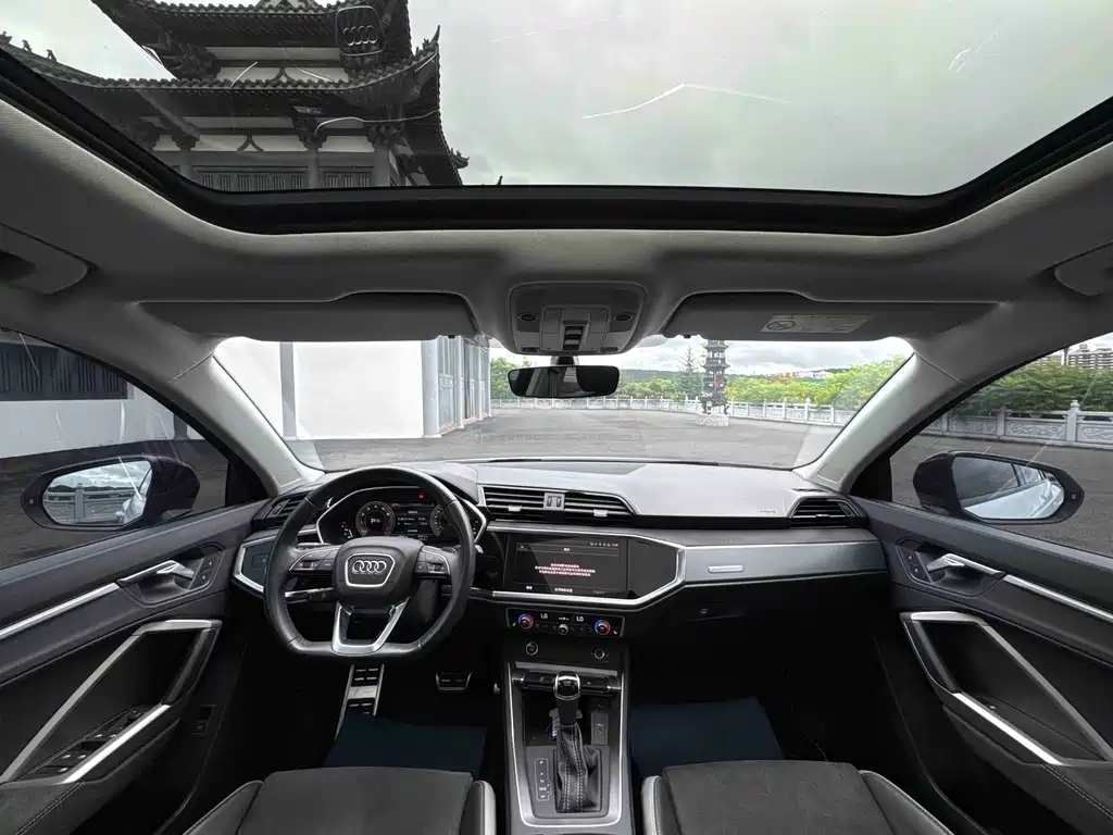 Audi Q3 2023 — фото 17
