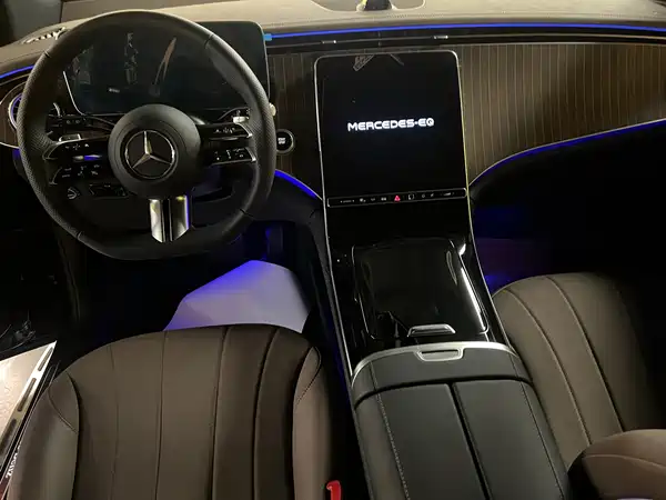 Mercedes-Benz EQE SUV 2025