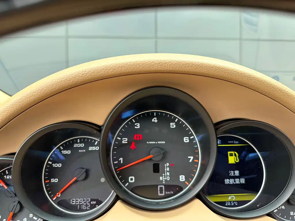Porsche Cayenne 2015 — фото 17