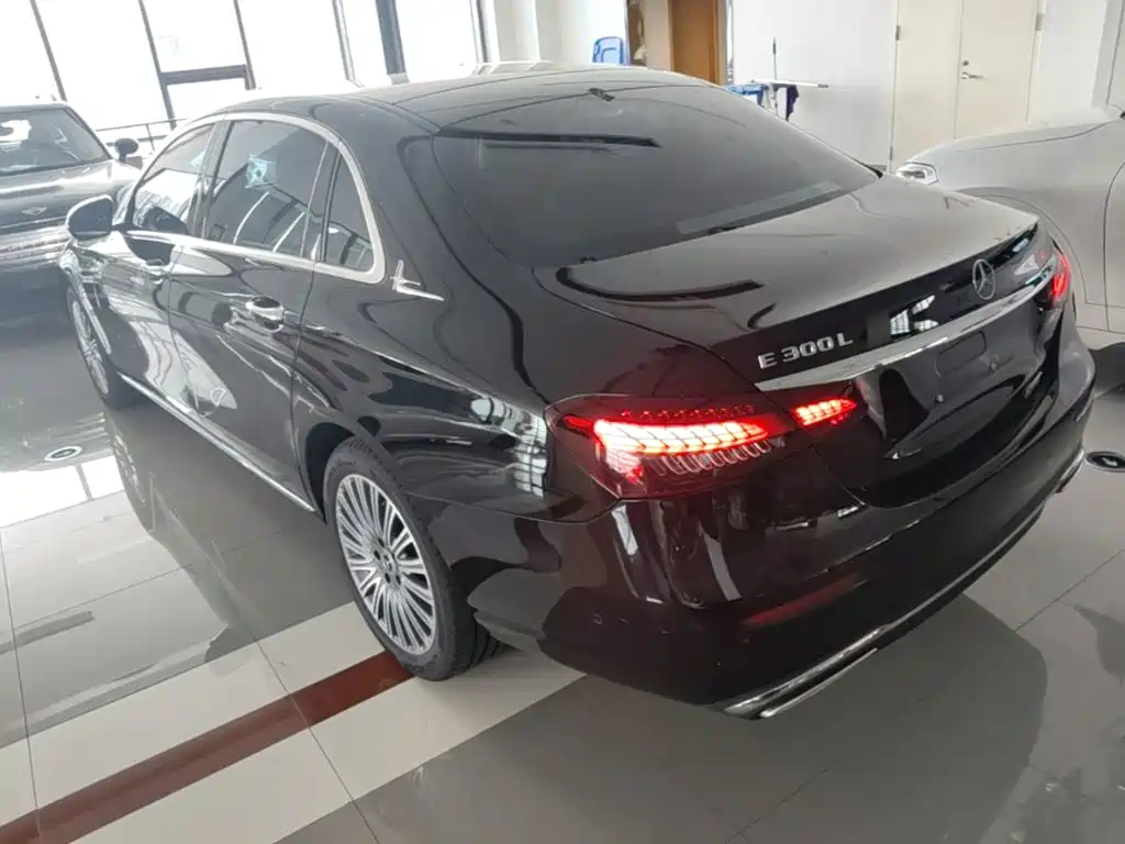 Mercedes-Benz E-Class 2022