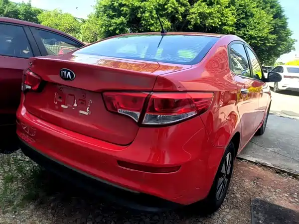 Kia K2 2015