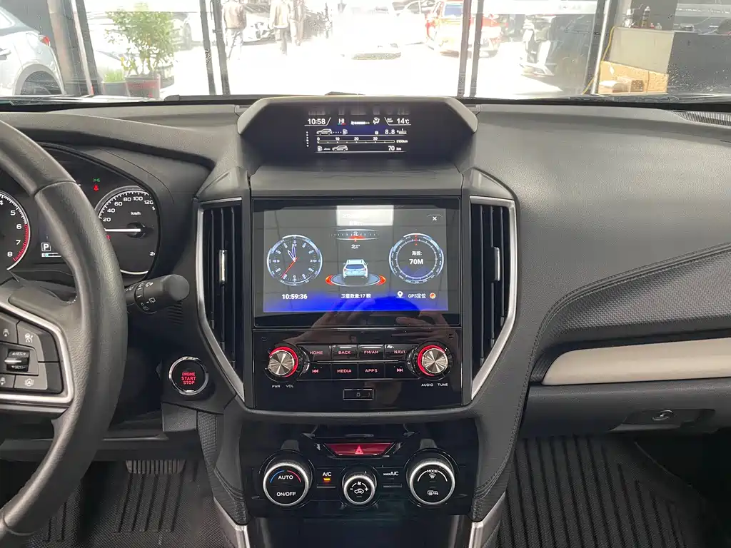 Subaru Forester 2022 — фото 11