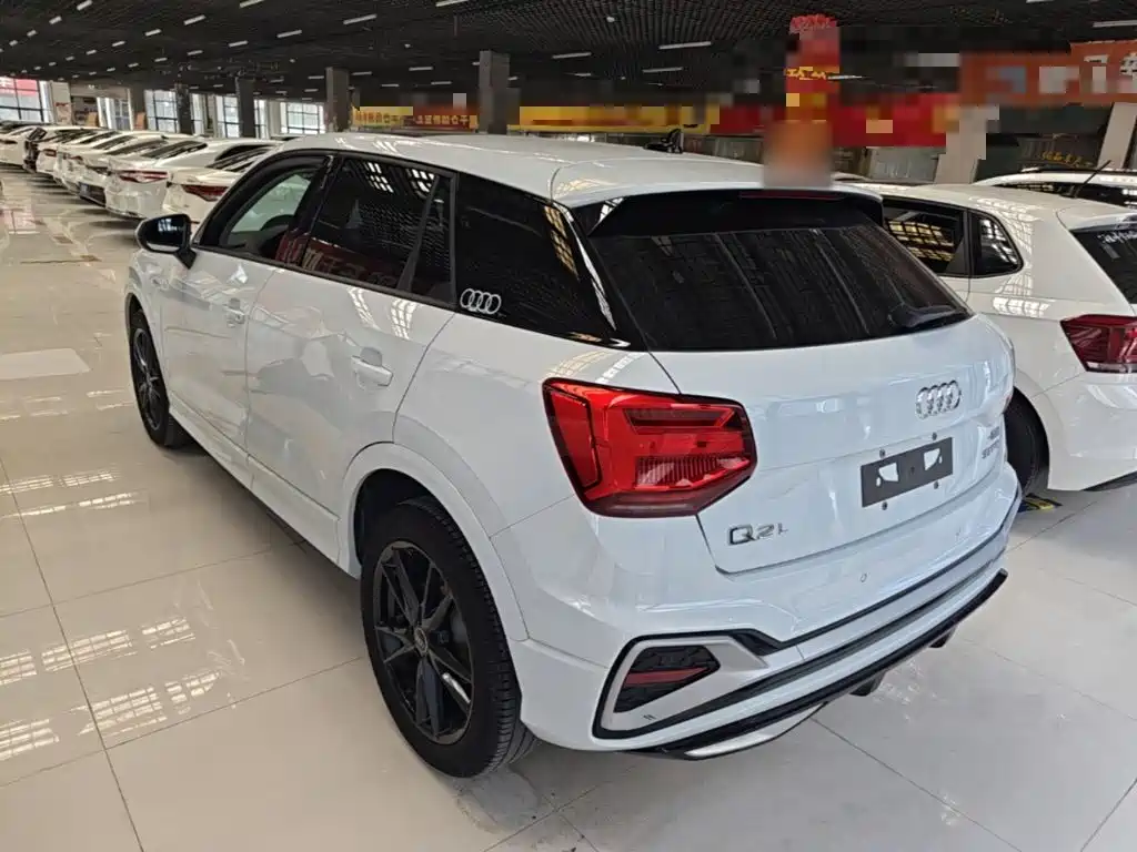 Audi Q2L 2022