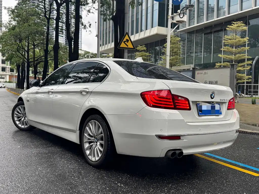 BMW 5 Series 2014 — фото 19