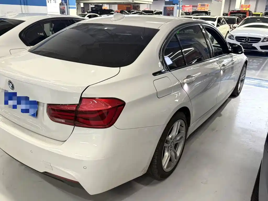BMW 3 Series 2017 — фото 10