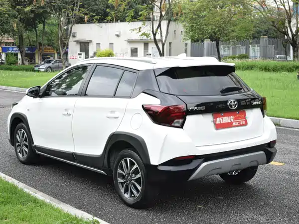 Toyota Yaris L 2022