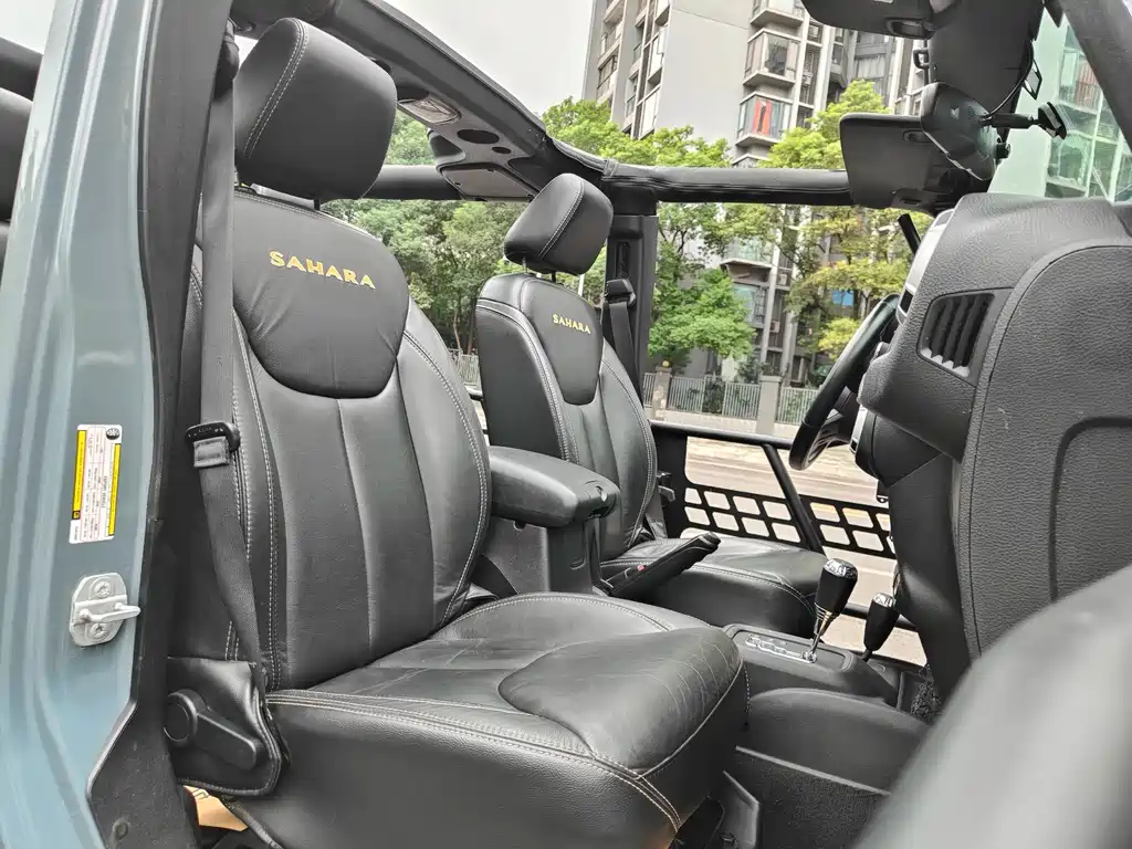 Jeep Wrangler 2015 — фото 15