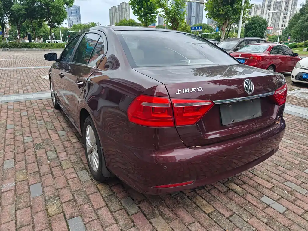 Volkswagen Lavida 2013
