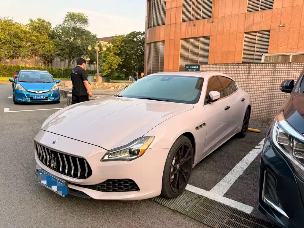 Maserati Quattroporte 2019 — фото 1