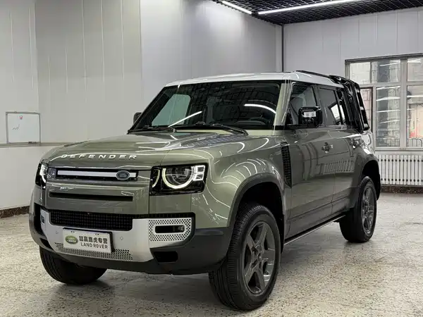 Land Rover Defender 2021