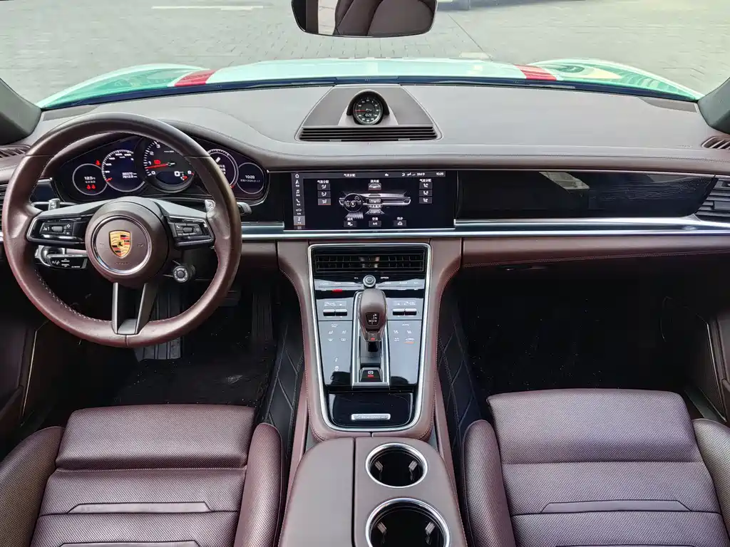 Porsche Panamera 2021 — фото 18