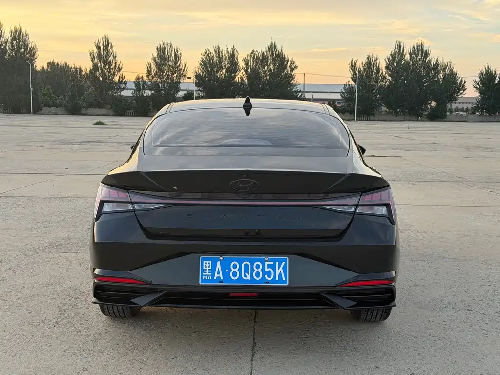 Hyundai Elantra 2022