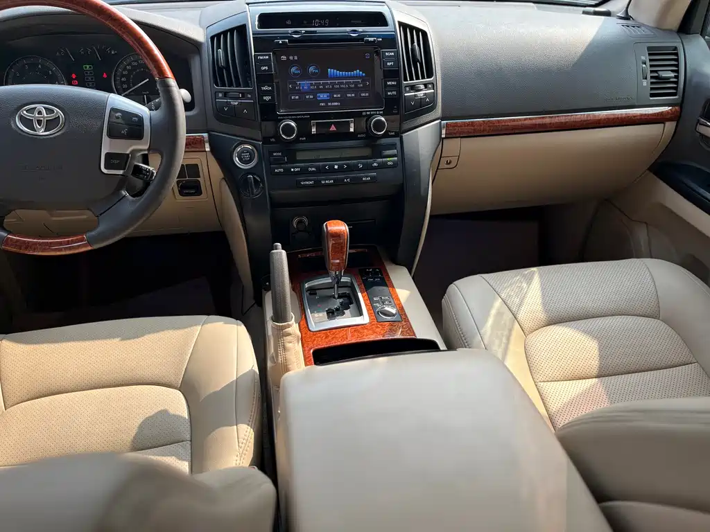 Toyota Land Cruiser 2015 — фото 22