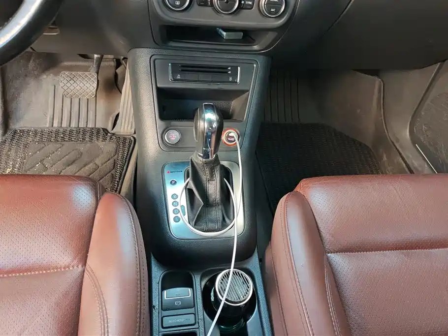 Volkswagen Tiguan 2015 — фото 16