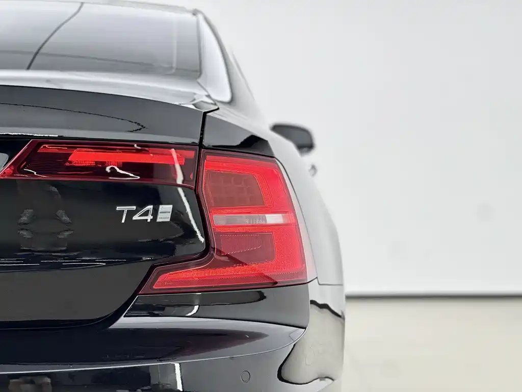Volvo S90 2019 — фото 16