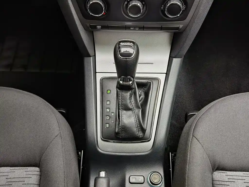 Skoda Octavia 2014 — фото 13