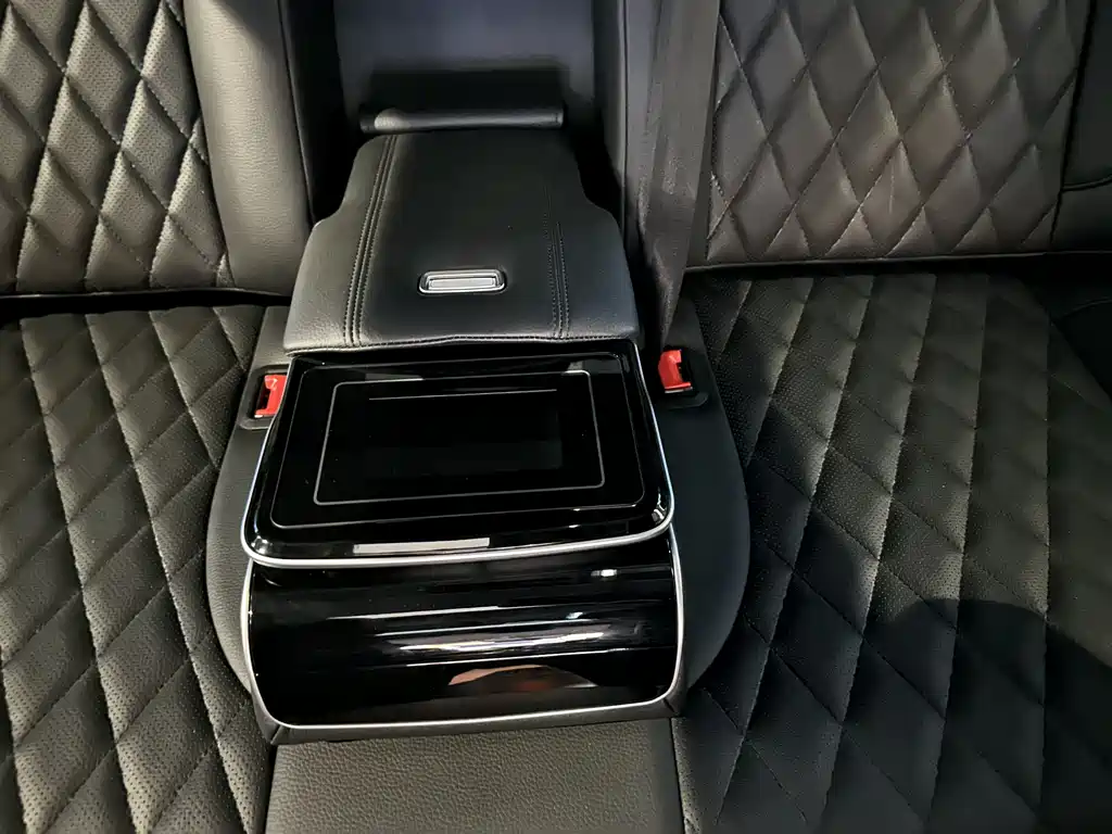 Mercedes-Benz V-Class 2020 — фото 29