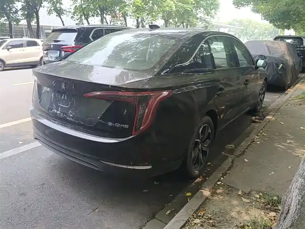 Hongqi E-QM5 2023