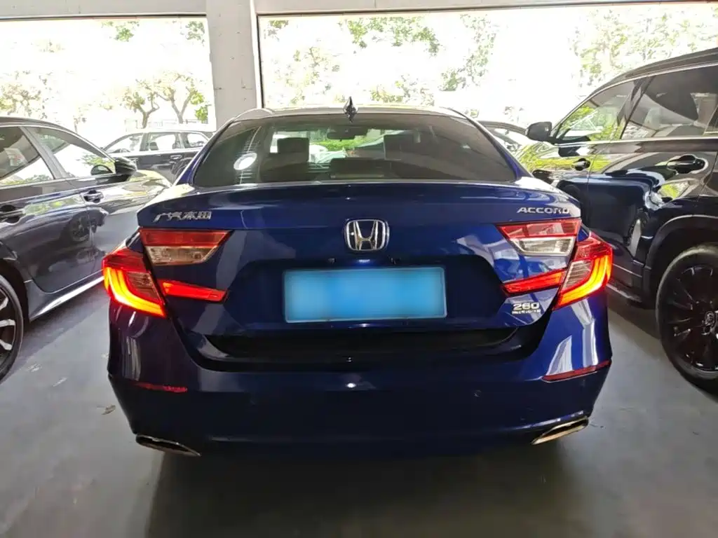 Honda Accord 2018 — фото 6