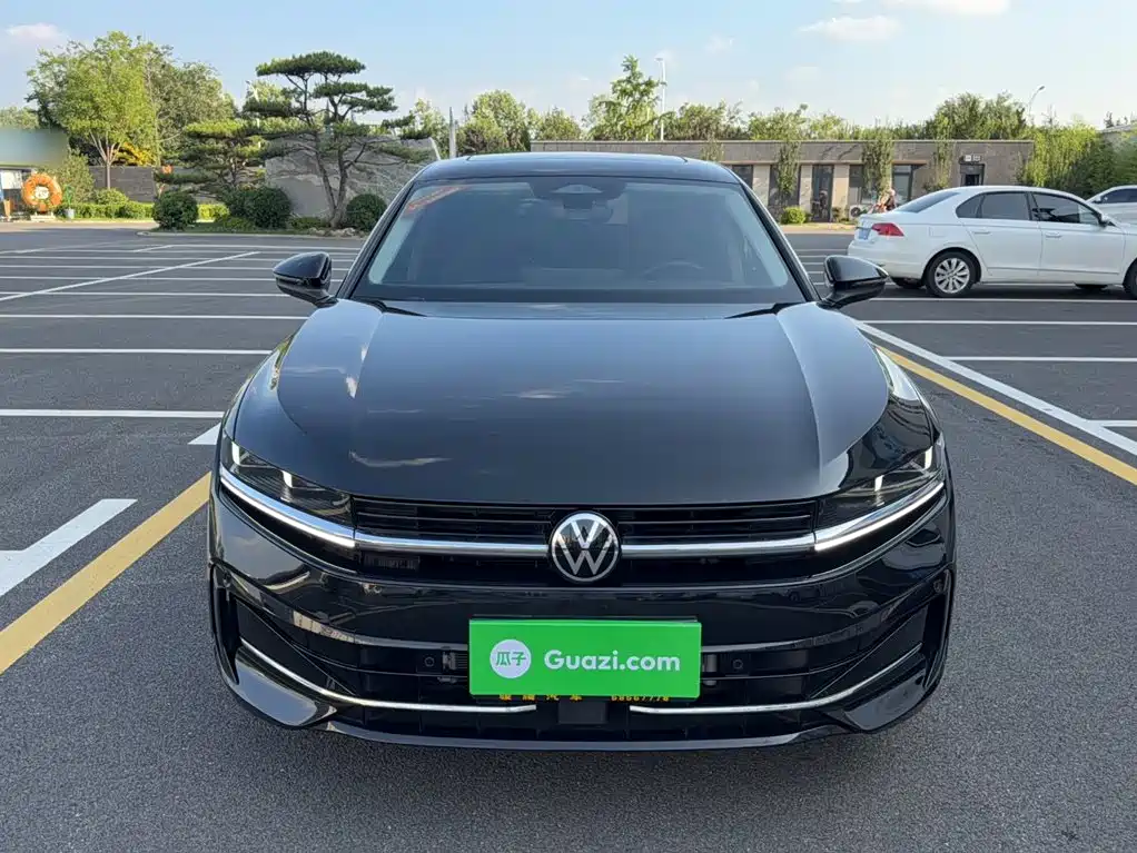 Volkswagen Magotan 2025