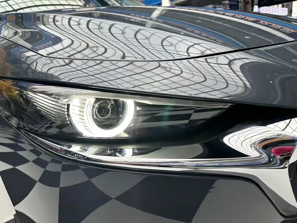 Mazda 3 Axela 2023