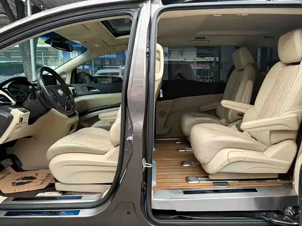 Buick GL8 2023