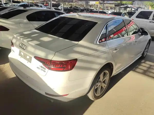 Audi A4L 2017