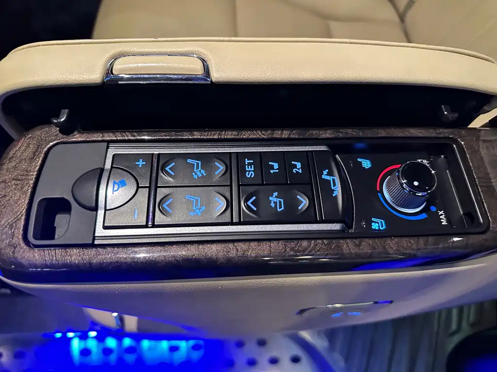 Toyota Vellfire 2020 — фото 14