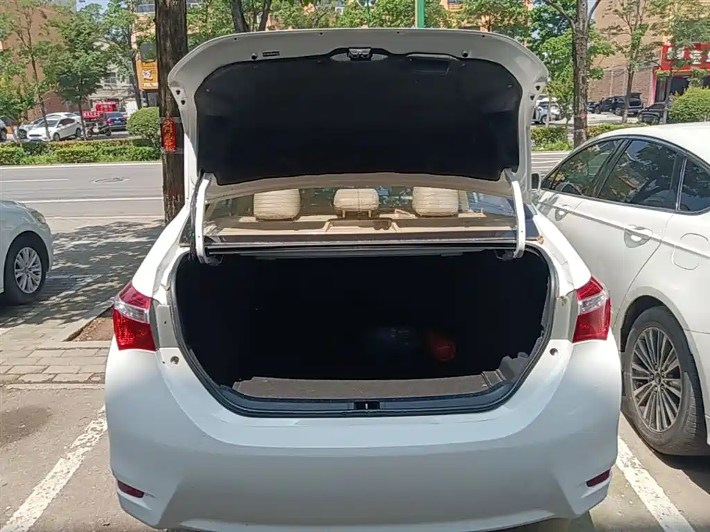 Toyota Corolla 2016 — фото 19