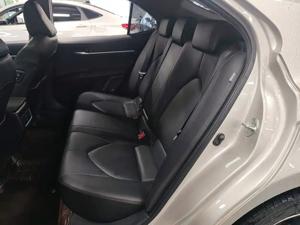 Toyota Camry 2022 — фото 17