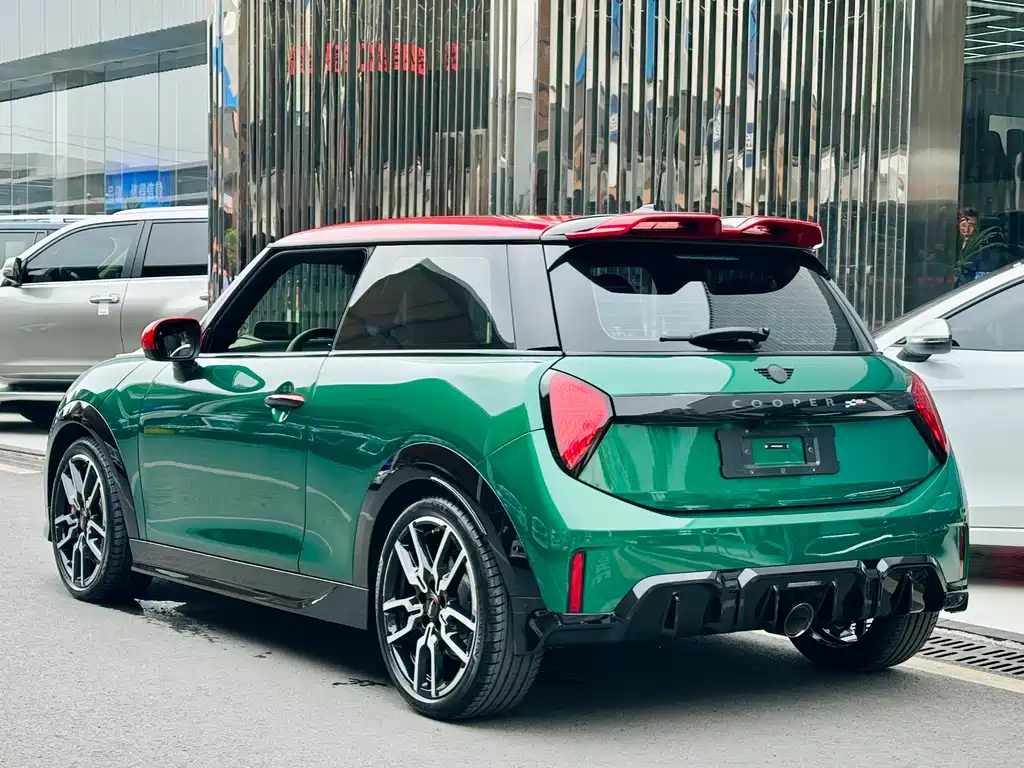 MINI JCW 2025 — фото 4
