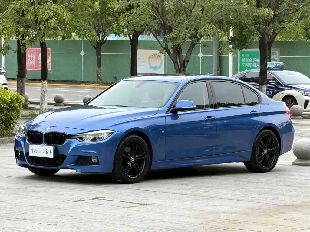 BMW 3 Series 2018 — фото 15