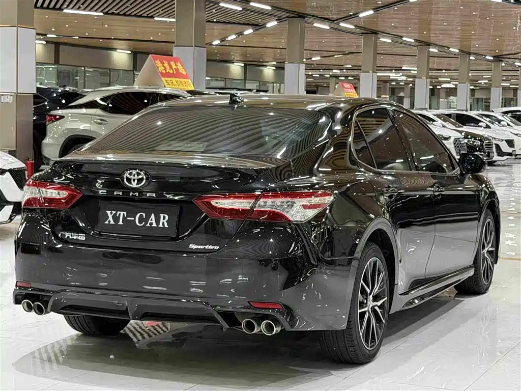 Toyota Camry 2022 — фото 4