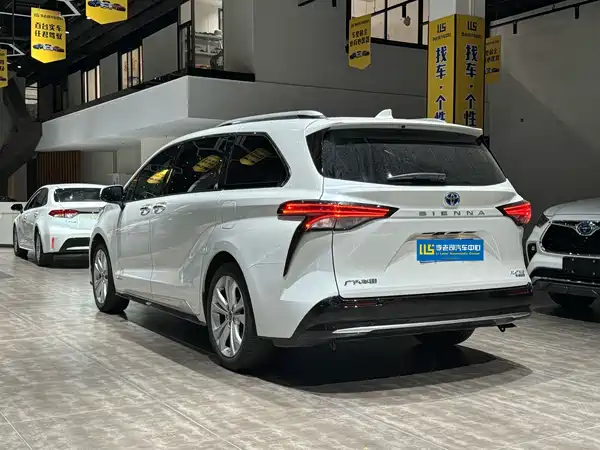 Toyota Sienna 2024