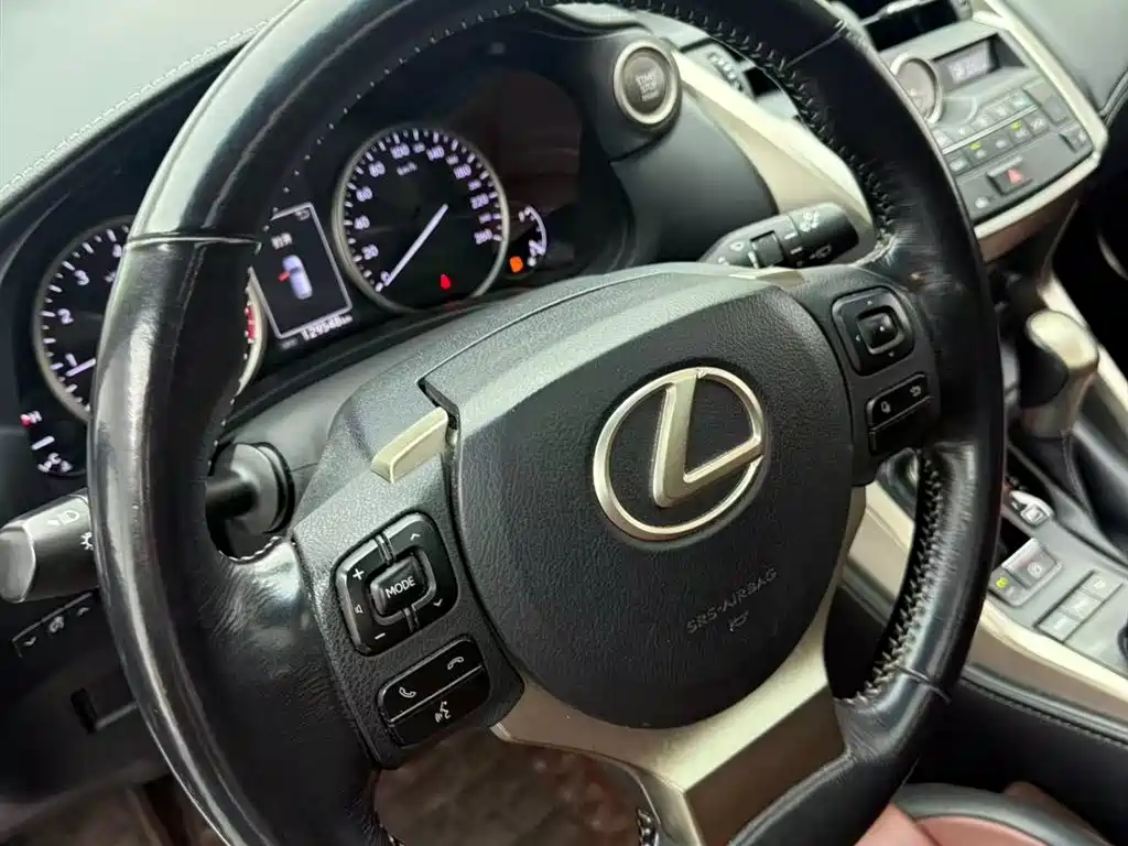 Lexus NX 2015 — фото 9