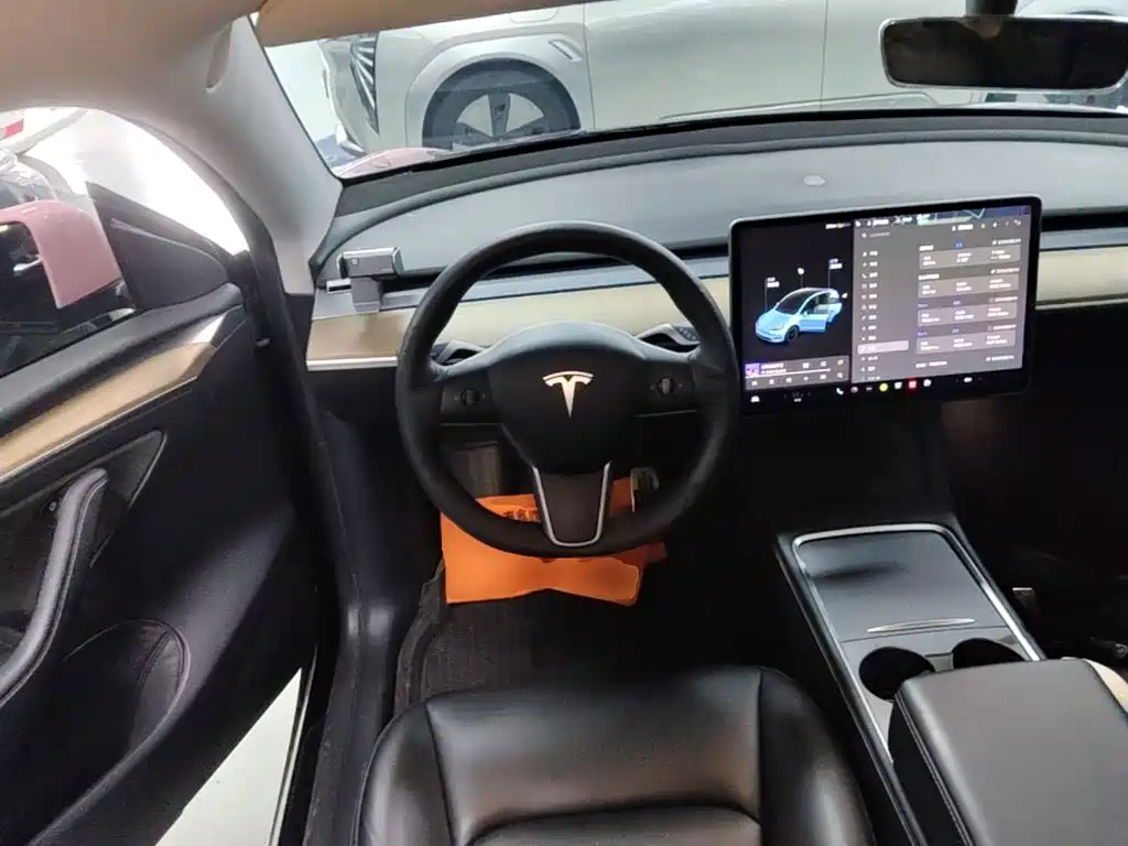 Tesla Model Y 2021 — фото 11
