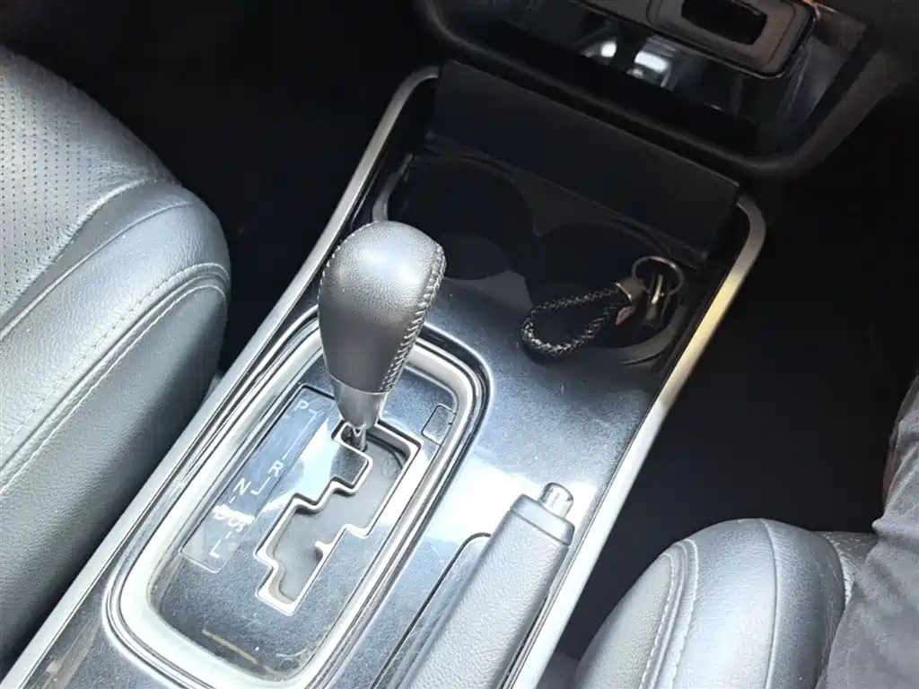 Mitsubishi Outlander 2017 — фото 13