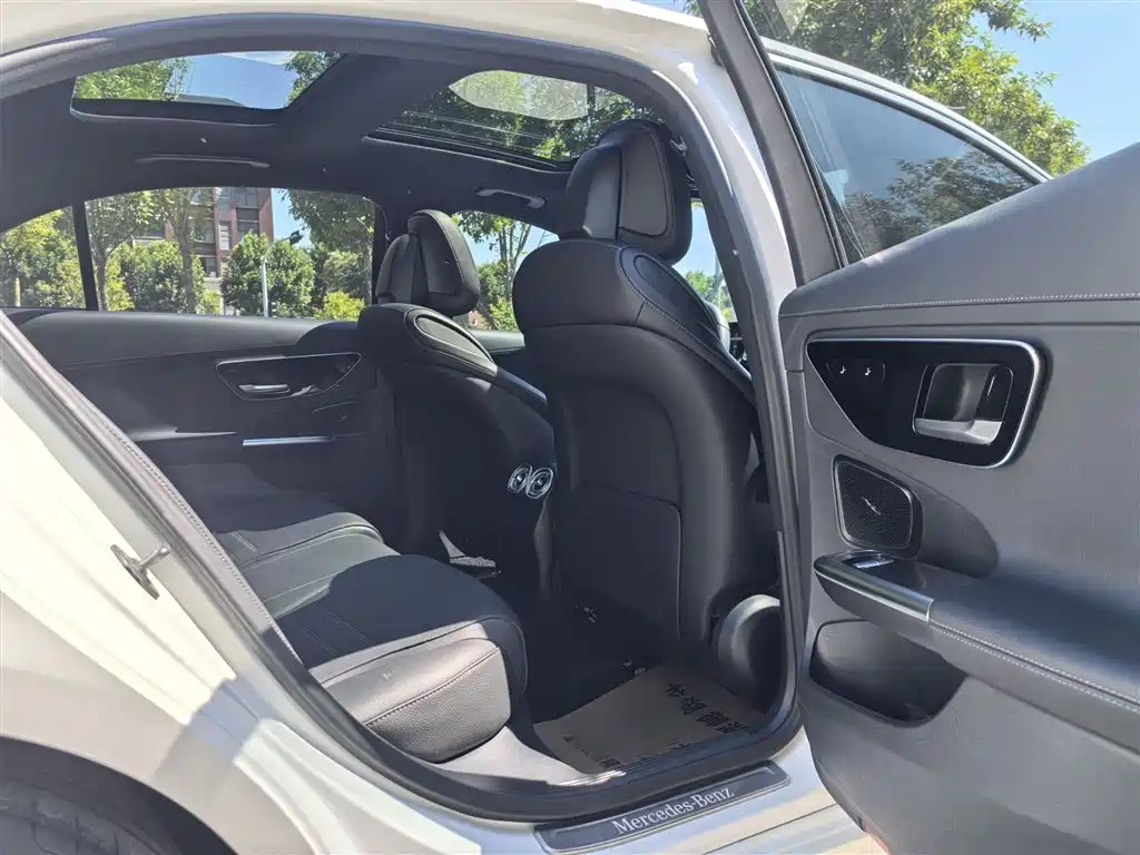 Mercedes-Benz C-Class 2022 — фото 11