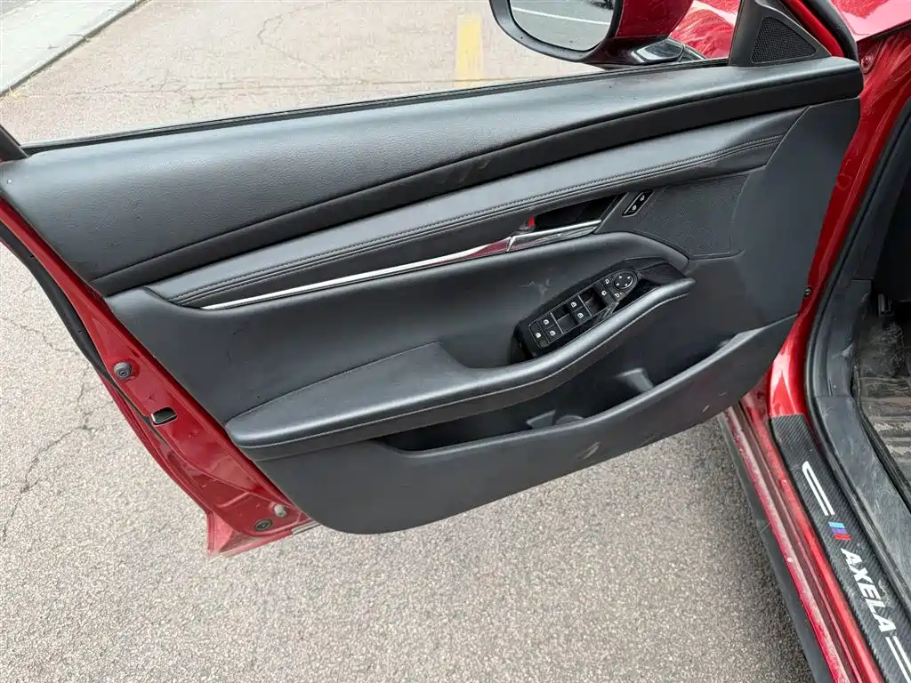 Mazda 3 Axela 2023