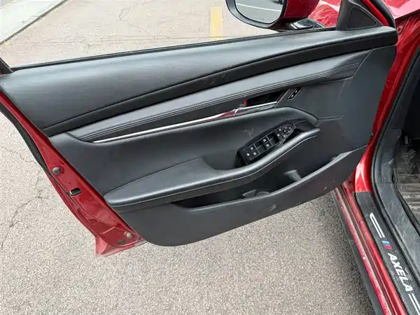 Mazda 3 Axela 2023