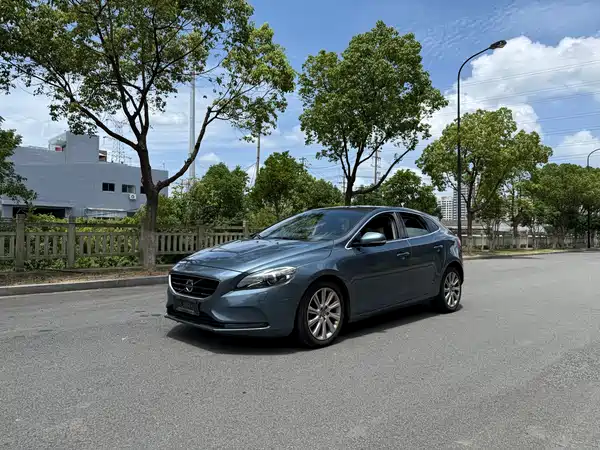 Volvo V40 2013