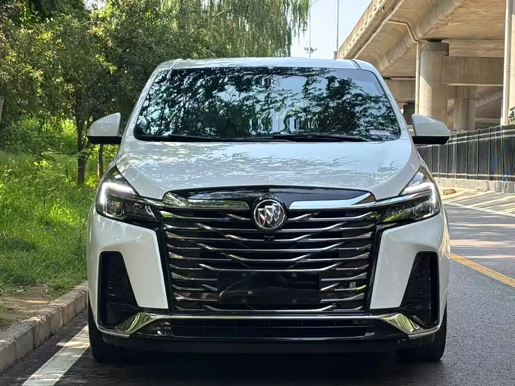 Buick GL8 2025