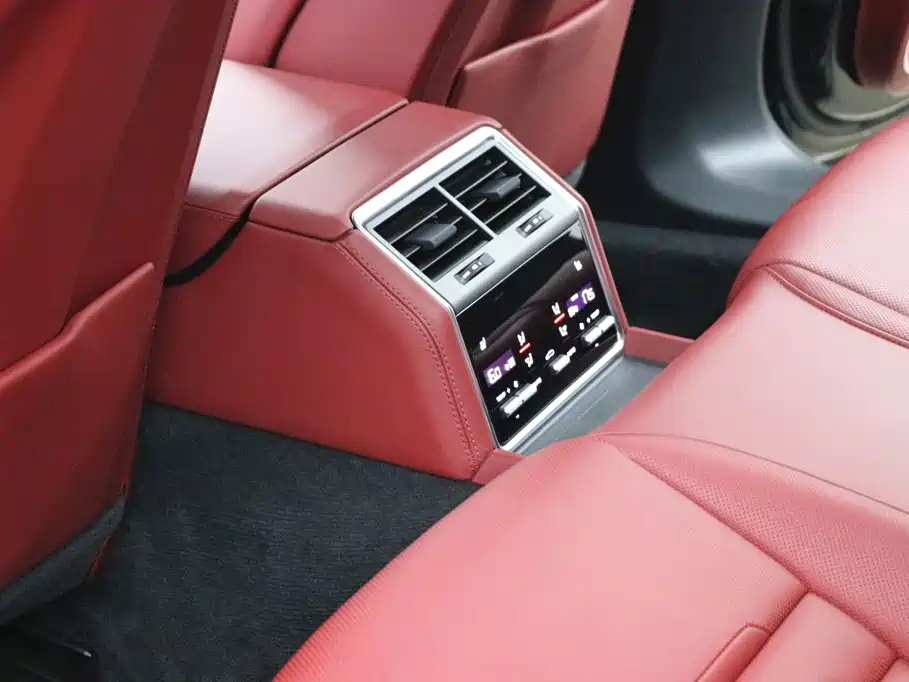 Porsche Panamera 2023 — фото 21