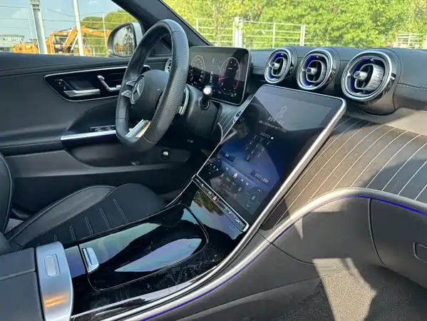 Mercedes-Benz C-Class 2023