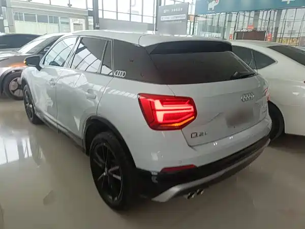 Audi Q2L 2018