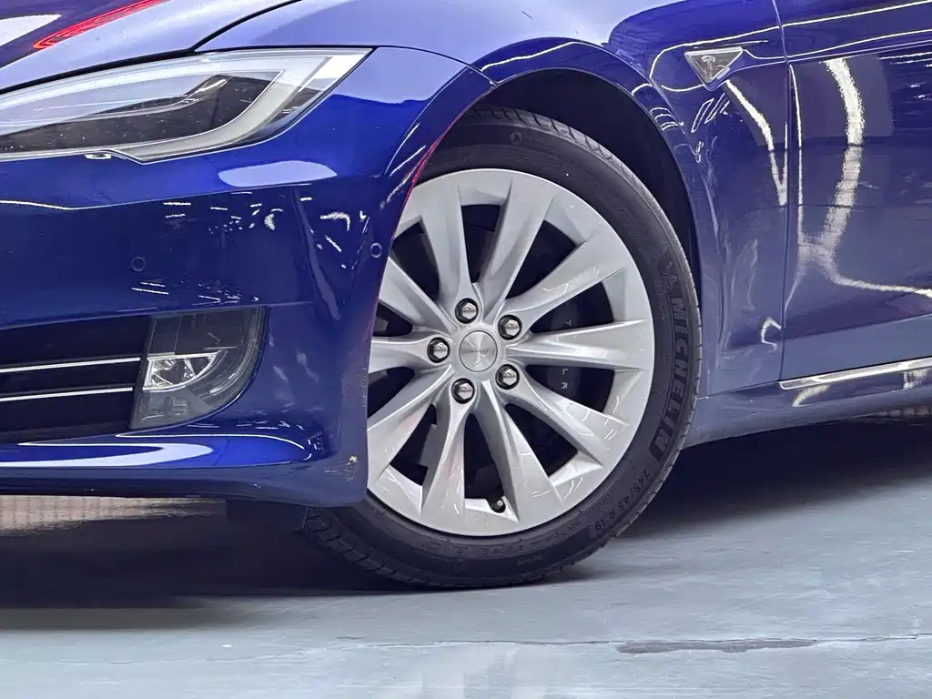 Tesla Model S 2016 — фото 3