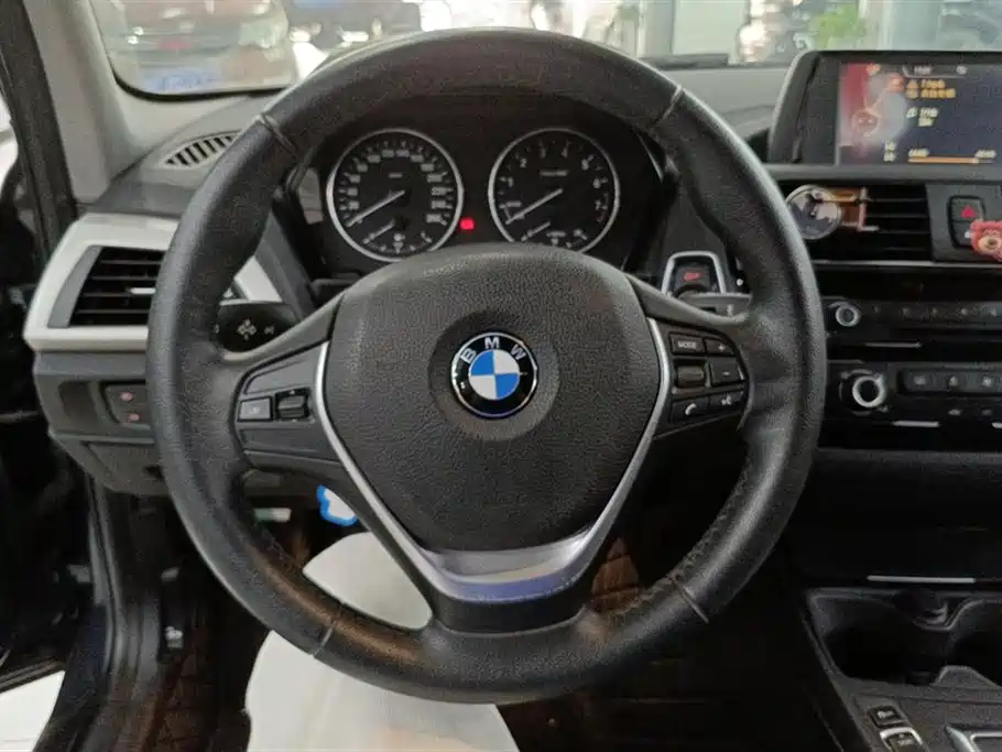 BMW 1 Series 2017 — фото 15